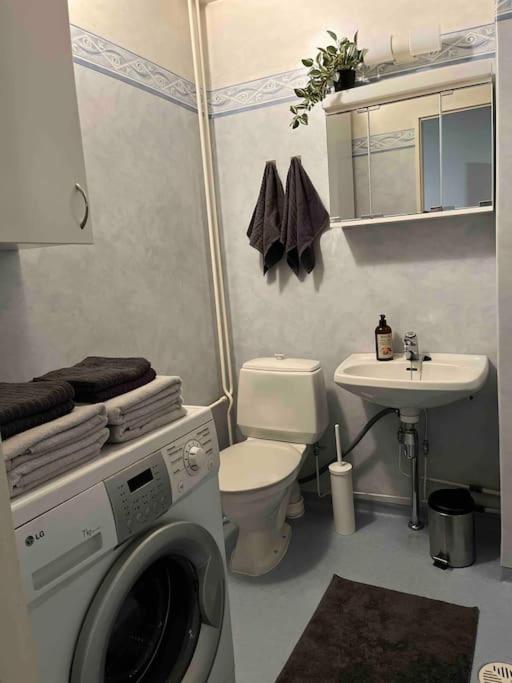 Spacious Apartment For 5 Next To The Train Station Rovaniemi Exterior foto